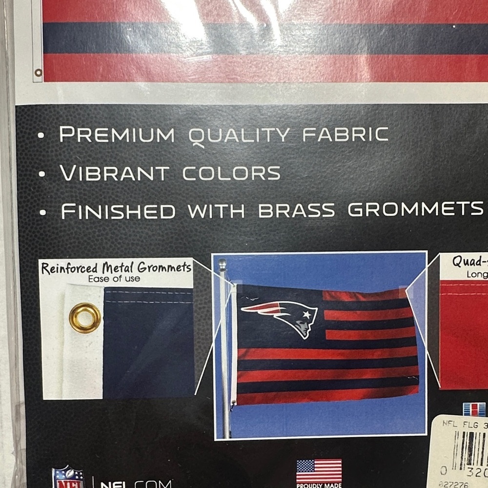 NWT NFL New England Patriots vibrant Navy and Red Striped Banner deluxe Flag - Picture 4 of 6